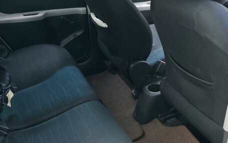 Toyota Yaris III рестайлинг, 2008 год, 720 000 рублей, 8 фотография