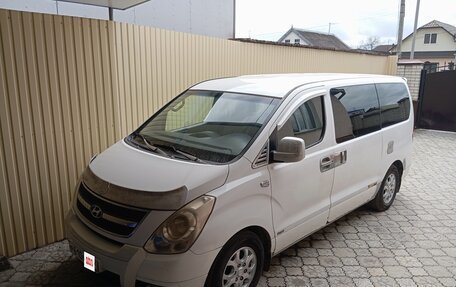 Hyundai H-1 II рестайлинг, 2008 год, 1 080 000 рублей, 3 фотография