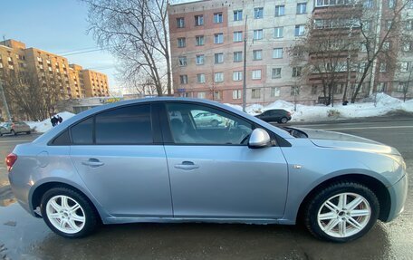Chevrolet Cruze II, 2011 год, 623 000 рублей, 4 фотография