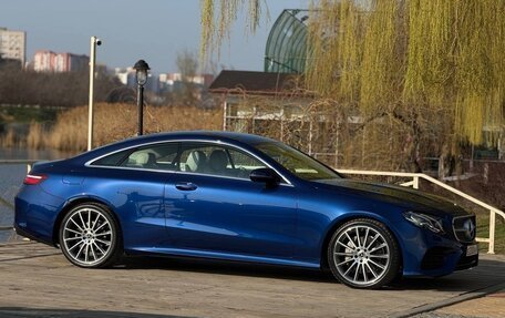 Mercedes-Benz E-Класс, 2020 год, 5 450 000 рублей, 4 фотография