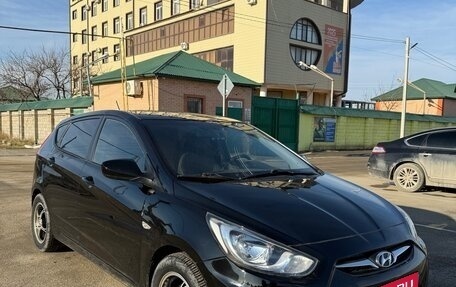 Hyundai Solaris II рестайлинг, 2011 год, 700 000 рублей, 1 фотография