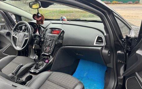 Opel Astra J, 2011 год, 930 000 рублей, 13 фотография