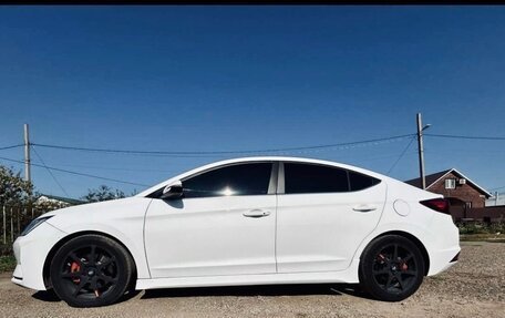 Hyundai Elantra VI рестайлинг, 2019 год, 1 850 000 рублей, 4 фотография