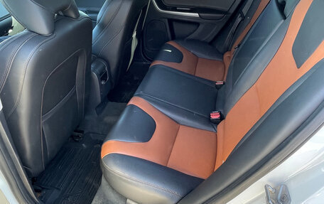 Volvo V60 Cross Country II, 2018 год, 2 350 000 рублей, 9 фотография