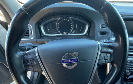 Volvo V60 Cross Country II, 2018 год, 2 350 000 рублей, 13 фотография