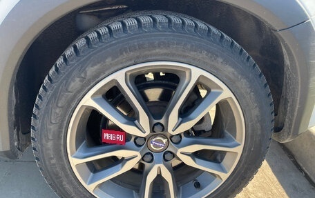 Volvo V60 Cross Country II, 2018 год, 2 350 000 рублей, 14 фотография