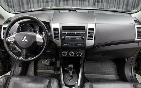 Mitsubishi Outlander III рестайлинг 3, 2010 год, 1 198 000 рублей, 14 фотография