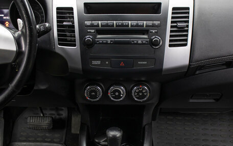 Mitsubishi Outlander III рестайлинг 3, 2010 год, 1 198 000 рублей, 15 фотография
