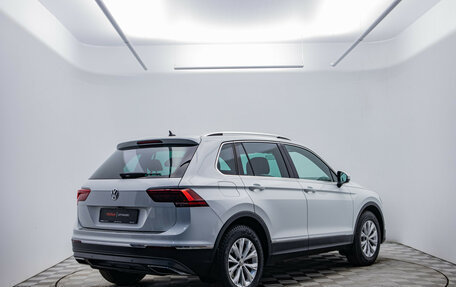 Volkswagen Tiguan II, 2017 год, 3 070 000 рублей, 5 фотография