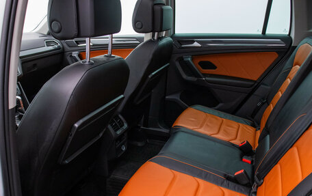 Volkswagen Tiguan II, 2017 год, 3 070 000 рублей, 11 фотография