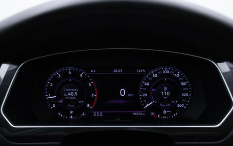 Volkswagen Tiguan II, 2017 год, 3 070 000 рублей, 12 фотография