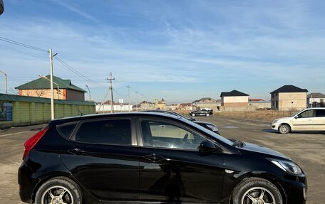 Hyundai Solaris II рестайлинг, 2011 год, 700 000 рублей, 5 фотография