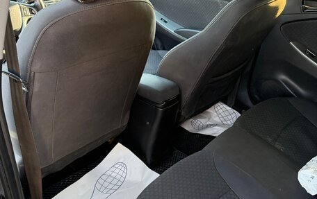 Hyundai Solaris II рестайлинг, 2011 год, 700 000 рублей, 8 фотография