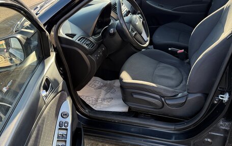 Hyundai Solaris II рестайлинг, 2011 год, 700 000 рублей, 9 фотография