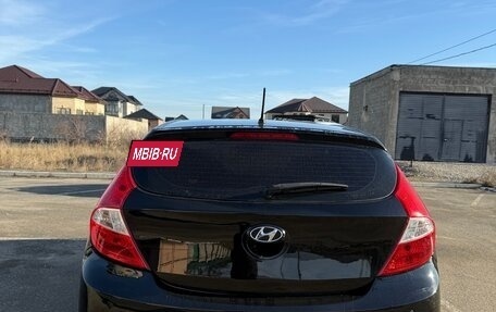 Hyundai Solaris II рестайлинг, 2011 год, 700 000 рублей, 4 фотография