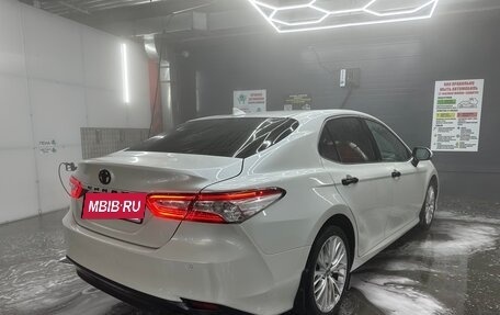 Toyota Camry, 2020 год, 3 077 000 рублей, 6 фотография