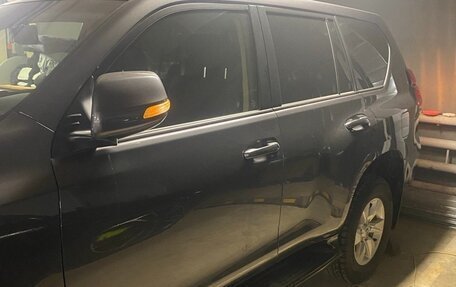 Toyota Land Cruiser Prado 150 рестайлинг 2, 2021 год, 6 500 000 рублей, 9 фотография