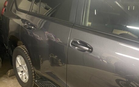 Toyota Land Cruiser Prado 150 рестайлинг 2, 2021 год, 6 500 000 рублей, 6 фотография