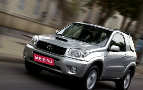 Toyota RAV4, 2005 год, 828 000 рублей, 1 фотография