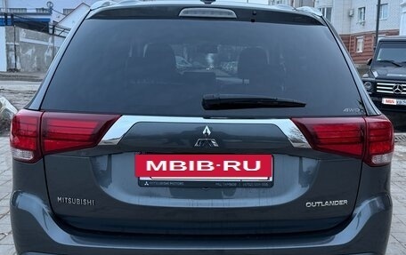 Mitsubishi Outlander III рестайлинг 3, 2019 год, 3 100 000 рублей, 13 фотография