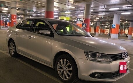 Volkswagen Jetta VI, 2013 год, 1 300 000 рублей, 3 фотография