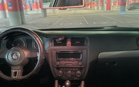 Volkswagen Jetta VI, 2013 год, 1 300 000 рублей, 12 фотография