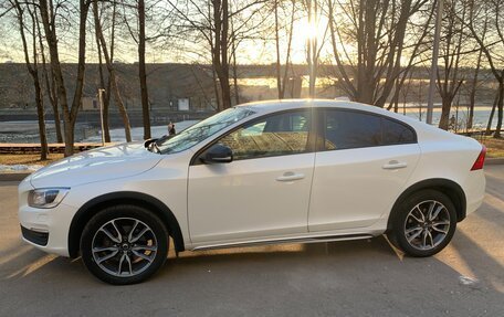 Volvo S60 Cross Country, 2016 год, 2 051 000 рублей, 2 фотография