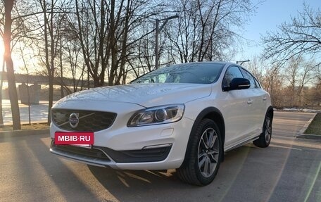 Volvo S60 Cross Country, 2016 год, 2 051 000 рублей, 3 фотография