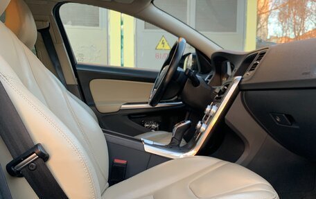 Volvo S60 Cross Country, 2016 год, 2 051 000 рублей, 27 фотография