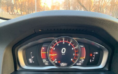 Volvo S60 Cross Country, 2016 год, 2 051 000 рублей, 33 фотография