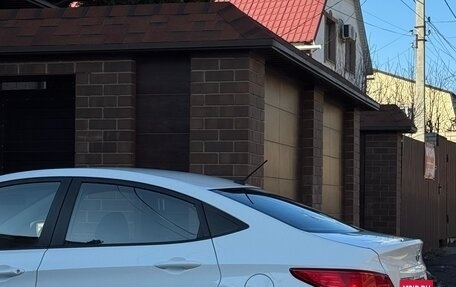 Hyundai Solaris II рестайлинг, 2015 год, 985 000 рублей, 8 фотография