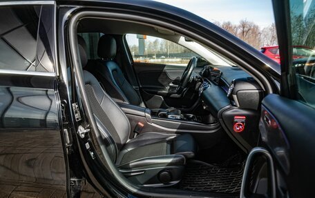 Mercedes-Benz A-Класс, 2018 год, 2 400 000 рублей, 11 фотография