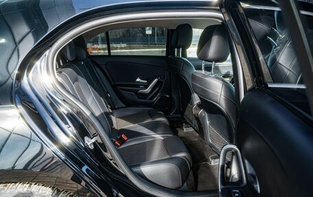 Mercedes-Benz A-Класс, 2018 год, 2 400 000 рублей, 13 фотография