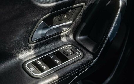 Mercedes-Benz A-Класс, 2018 год, 2 400 000 рублей, 22 фотография