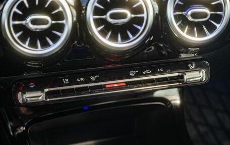 Mercedes-Benz A-Класс, 2018 год, 2 400 000 рублей, 20 фотография