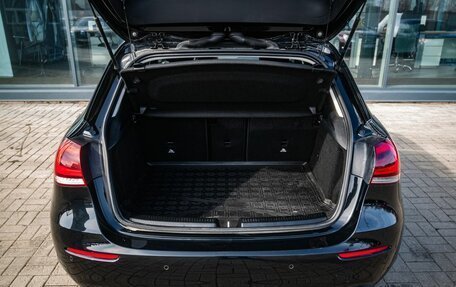 Mercedes-Benz A-Класс, 2018 год, 2 400 000 рублей, 23 фотография