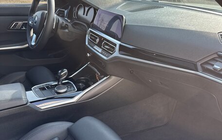 BMW 3 серия, 2019 год, 3 450 000 рублей, 9 фотография