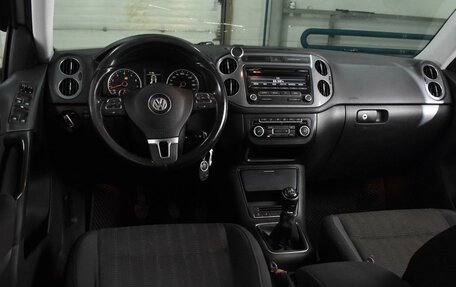 Volkswagen Tiguan I, 2011 год, 1 064 000 рублей, 6 фотография