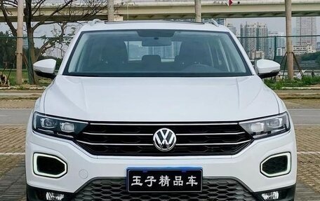 Volkswagen T-Roc I, 2021 год, 1 680 007 рублей, 2 фотография