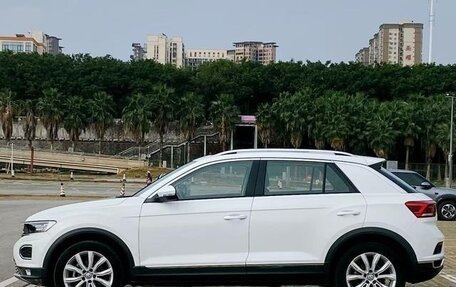 Volkswagen T-Roc I, 2021 год, 1 680 007 рублей, 3 фотография