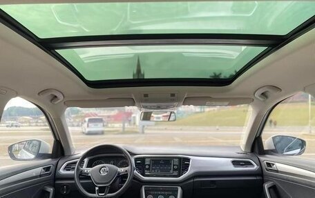 Volkswagen T-Roc I, 2021 год, 1 680 007 рублей, 9 фотография