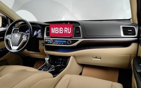 Toyota Highlander III, 2014 год, 3 150 000 рублей, 13 фотография