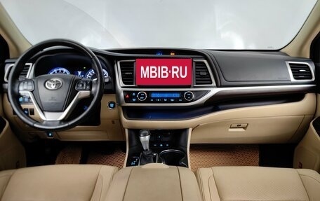 Toyota Highlander III, 2014 год, 3 150 000 рублей, 12 фотография