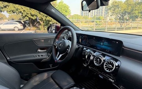 Mercedes-Benz A-Класс, 2021 год, 1 800 000 рублей, 7 фотография