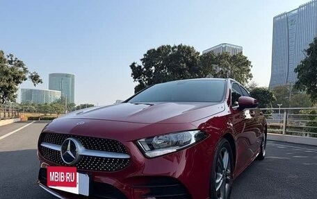 Mercedes-Benz A-Класс, 2021 год, 1 800 000 рублей, 1 фотография