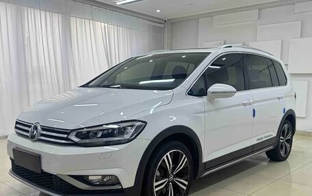 Volkswagen Touran III, 2023 год, 1 780 333 рублей, 1 фотография