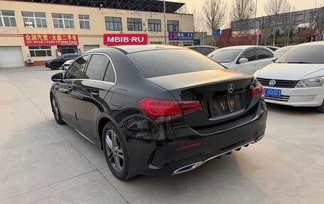 Mercedes-Benz A-Класс, 2022 год, 1 850 000 рублей, 4 фотография