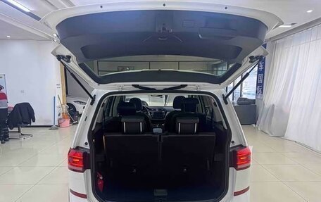 Volkswagen Touran III, 2023 год, 1 780 333 рублей, 19 фотография