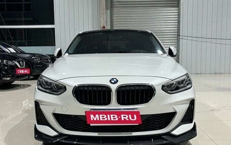 BMW 1 серия, 2022 год, 1 890 000 рублей, 2 фотография