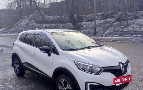 Renault Kaptur I рестайлинг, 2018 год, 1 400 000 рублей, 2 фотография
